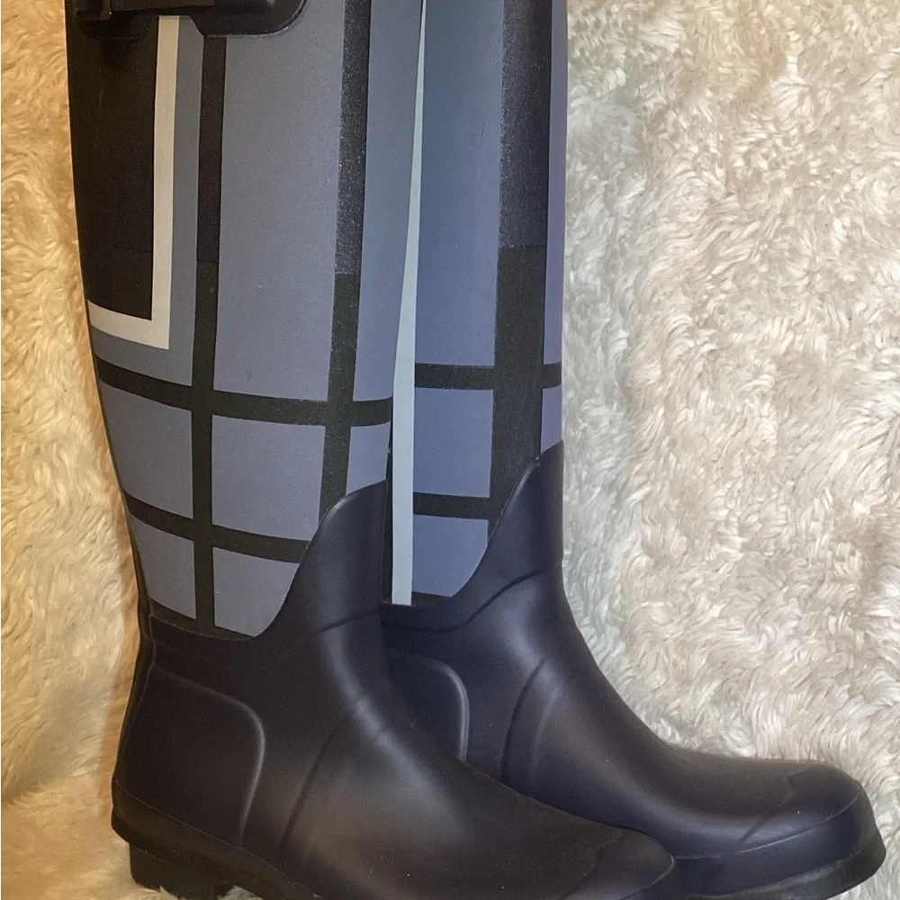Authentic Hunter Rain Boots. Size 8
